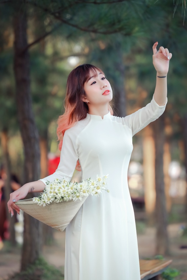 128间房主播跳舞 弹壳舞步